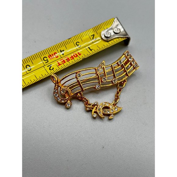 Signed ORA Vintage Musical Pin Brooch with Dangling Charm Gold Tone & Rhinestone - Picture 5 of 5